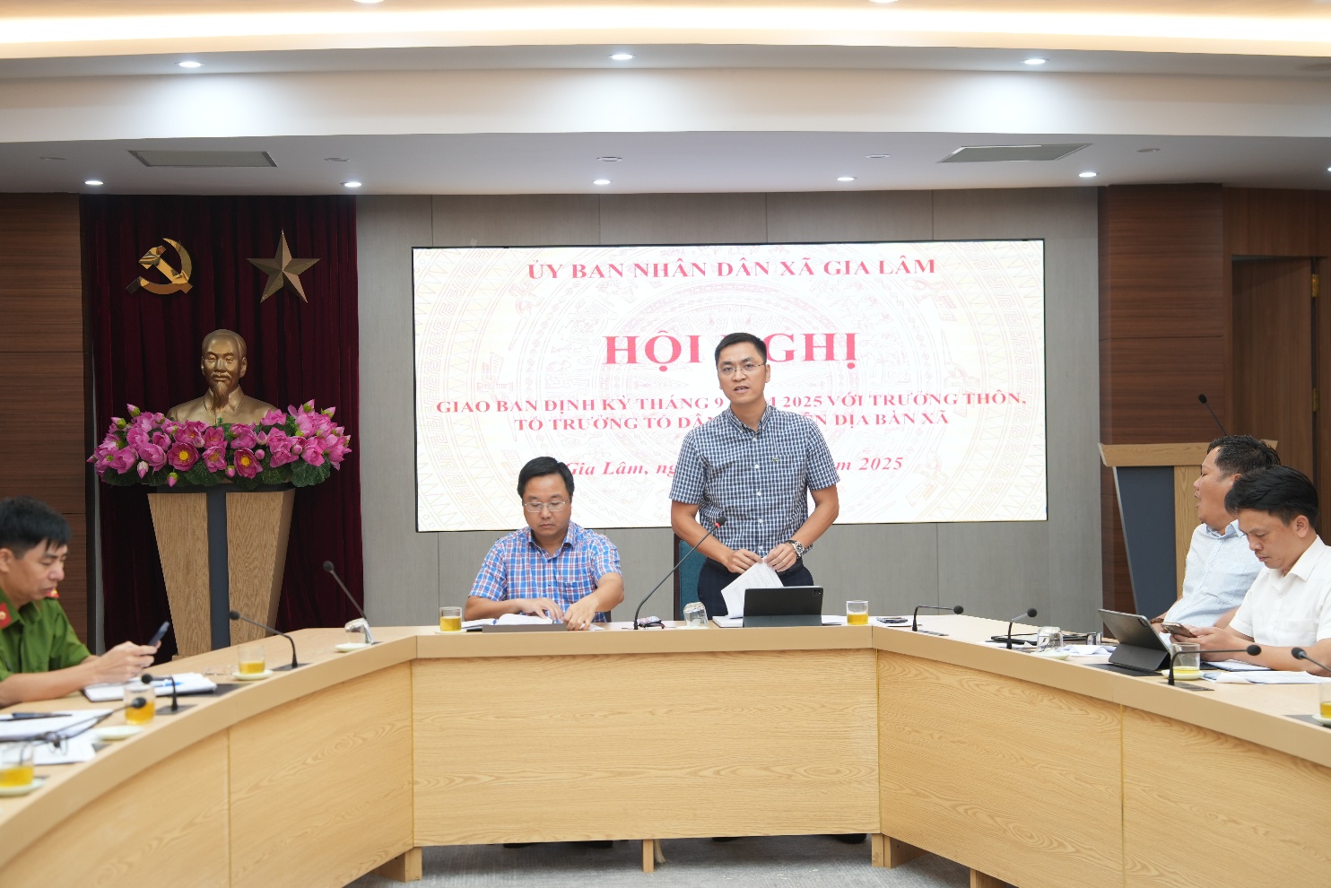 UBND xã Gia Lâm tổ chức giao ban trưởng thôn, tổ trưởng tổ dân phố tháng 9- Ảnh 3.