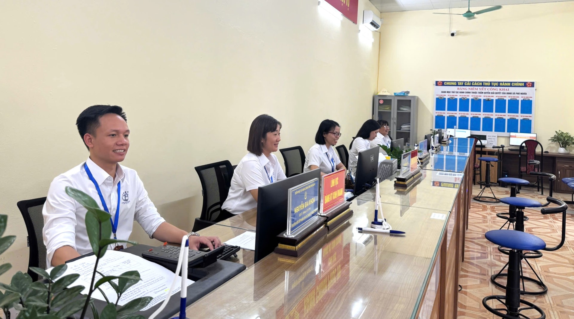 Để bộ máy cấp xã không quá sức, vận hành trơn tru- Ảnh 4.