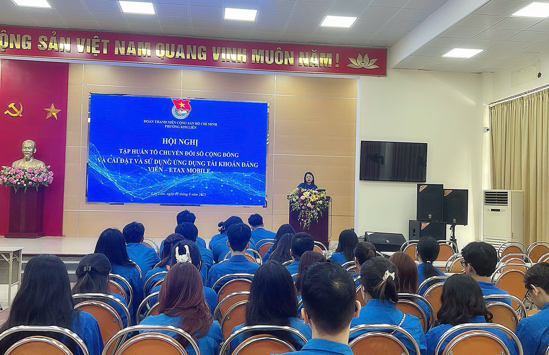 Chuỗi hoạt động triển khai thực hiện Chỉ thị 11 của UBND Thành phố Hà Nội, lan tỏa sâu rộng phong trào “Bình dân học vụ số” đến từng tổ dân phố, hộ gia đình- Ảnh 6.