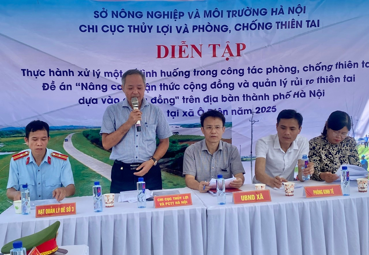 Xã Ô Diên phối hợp tổ chức diễn tập thực hành xử lý một số tình huống trong công tác phòng chống thiên tai trên địa bàn- Ảnh 1.