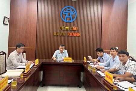Đồng chí Nguyễn Trung Thuận - Bí thư Đảng ủy, Chủ tịch HĐND xã An Khánh tiếp công dân định kỳ tháng 9- Ảnh 1.