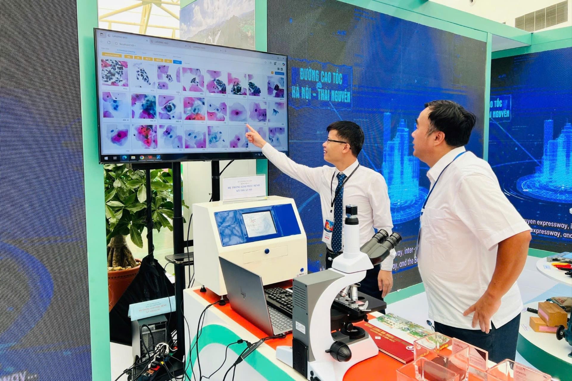 Hà Nội tăng cường quản lý hoạt động hành nghề y, dược ngoài công lập- Ảnh 1.
