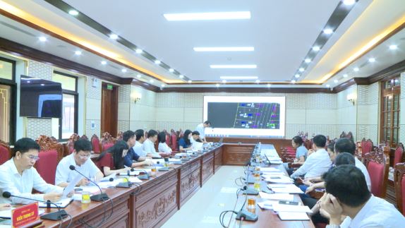 Thường trực Đảng uỷ xã nghe báo cáo tiến độ các dự án trọng điểm trên địa bàn- Ảnh 6.