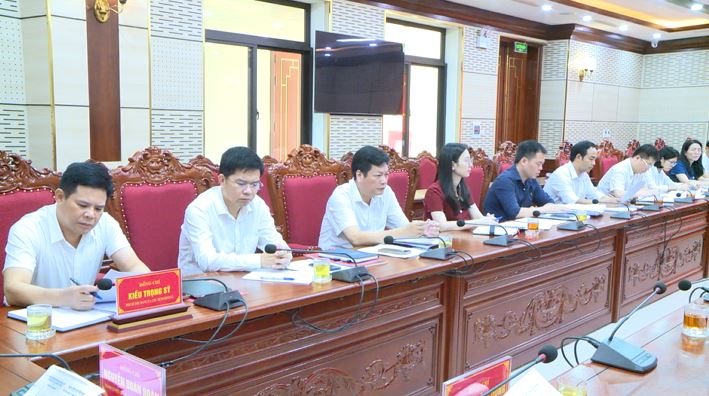 Thường trực Đảng uỷ xã nghe báo cáo tiến độ các dự án trọng điểm trên địa bàn- Ảnh 4.