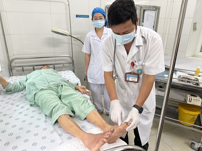 Phát hiện sớm các tổn thương bàn chân ở người bệnh đái tháo đường có vai trò hết sức quan trọng- Ảnh 1.