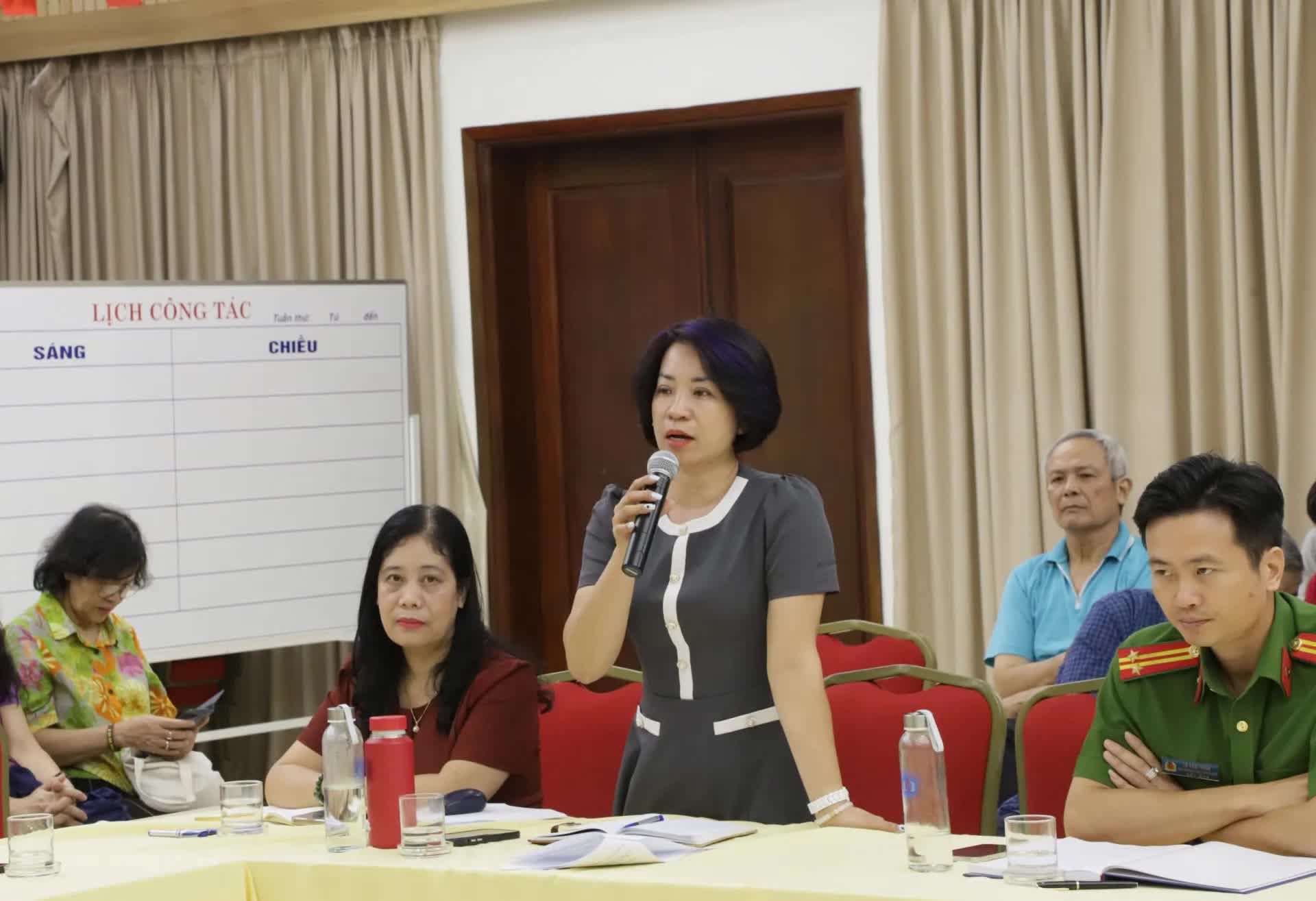 HĐND phường Cửa Nam tiếp xúc cử tri chuyên đề về công tác đảm bảo trật tự đô thị, vệ sinh môi trường- Ảnh 4.