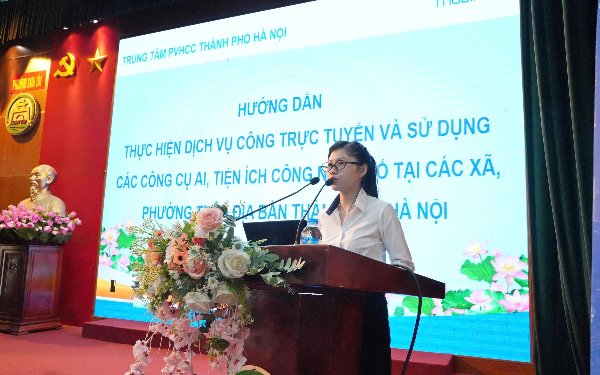 Sơn Tây hướng dẫn, hỗ trợ sử dụng các nền tảng số trong thực hiện dịch vụ công trực tuyến.