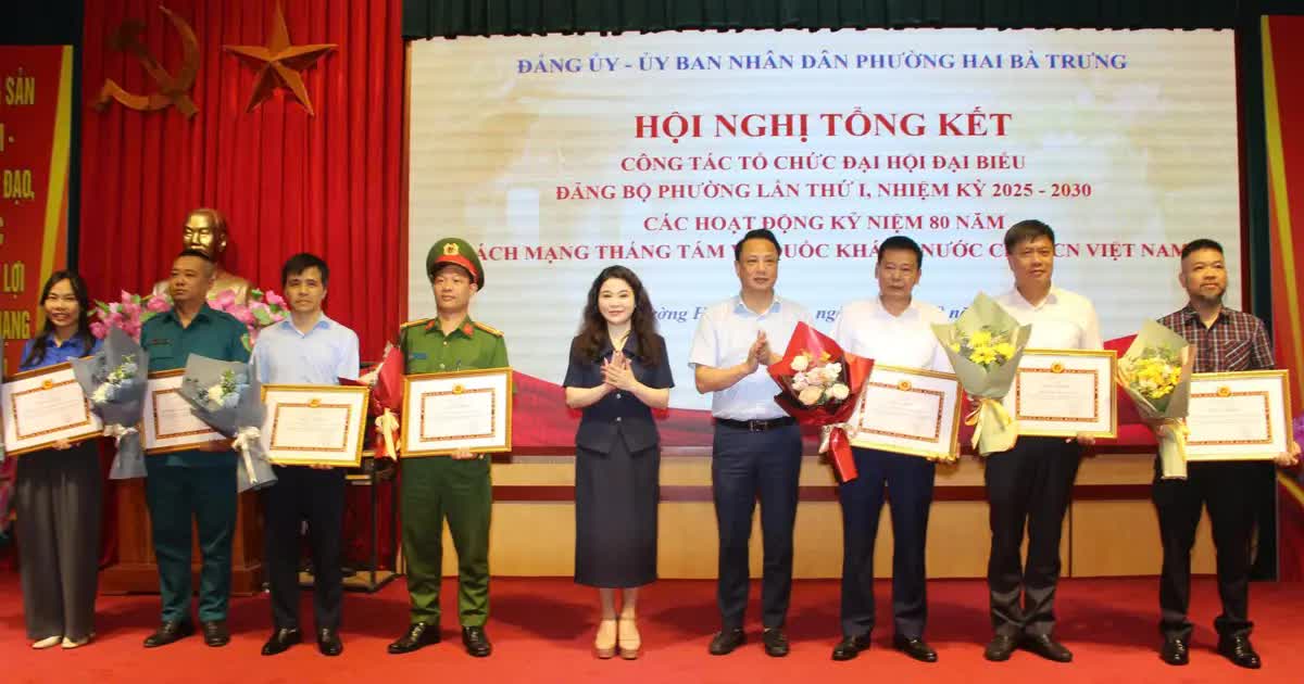 Phường Hai Bà Trưng khen thưởng nhiều tập thể, cá nhân trong tổ chức Đại hội Đảng bộ phường, các hoạt động kỷ niệm Quốc khánh