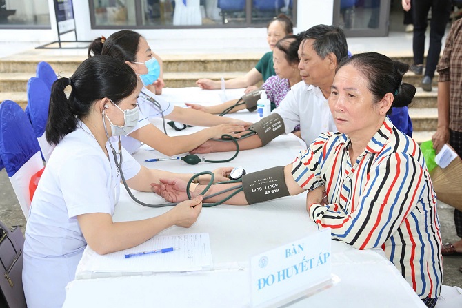 Xã Tiến Thắng phát động chương trình khám, quản lý sức khỏe cho nhân dân- Ảnh 5.