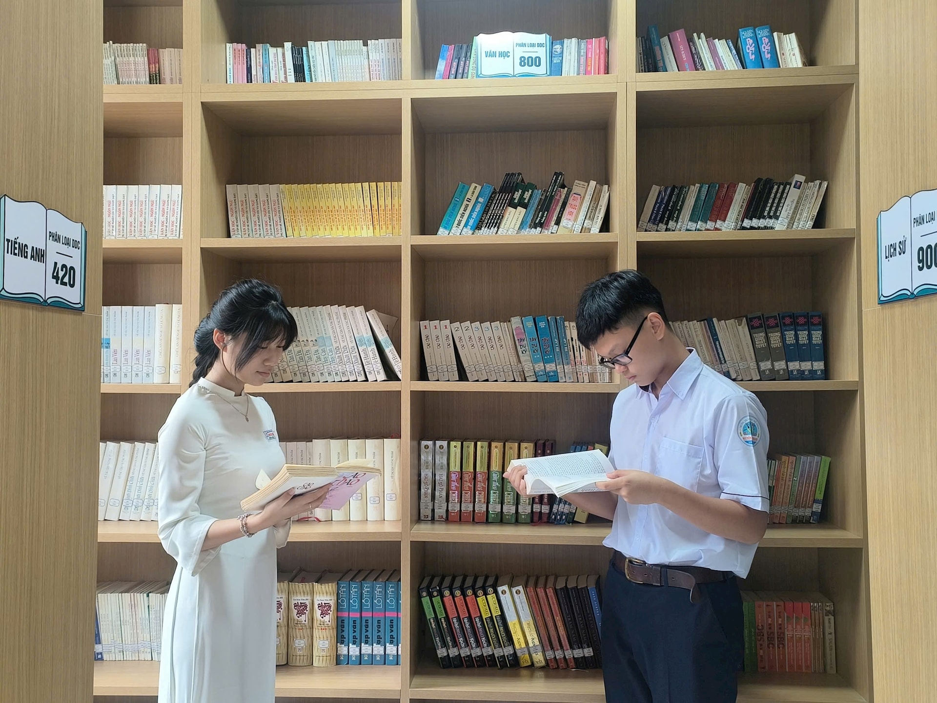 Thống nhất sách giáo khoa theo Nghị quyết số 71-NQ/TƯ: Giảm gánh nặng, học thuận lợi- Ảnh 1.