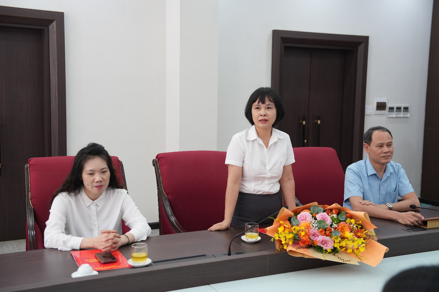 Xã Gia Lâm tổ chức hội nghị công bố các quyết định nghỉ chế độ theo Nghị định 178/2024/NĐ-CP của Chính phủ- Ảnh 4.