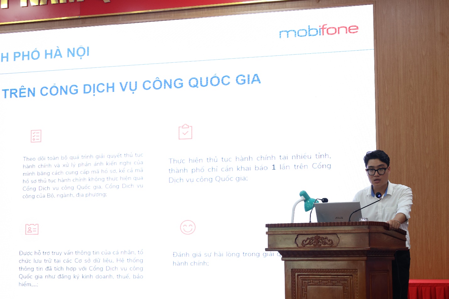 Mê Linh: Hướng dẫn thực hiện dịch vụ công trực tuyến và sử dụng các công cụ AI, tiện ích công nghệ số.- Ảnh 3.