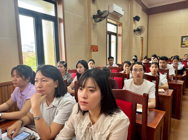 Đảng uỷ xã Hoài Đức tổ chức khai giảng lớp bồi dưỡng lý luận chính trị cho đảng viên mới đợt 3 năm 2025- Ảnh 7.