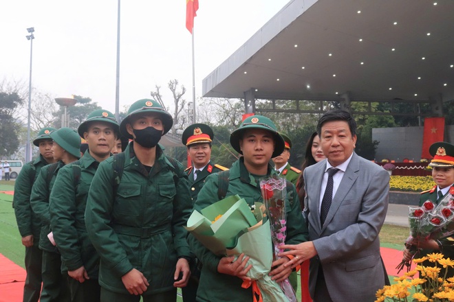 Chỉ thị về việc tuyển chọn, gọi công dân nhập ngũ và thực hiện nghĩa vụ tham gia Công an nhân dân năm 2026.

- Ảnh 1.