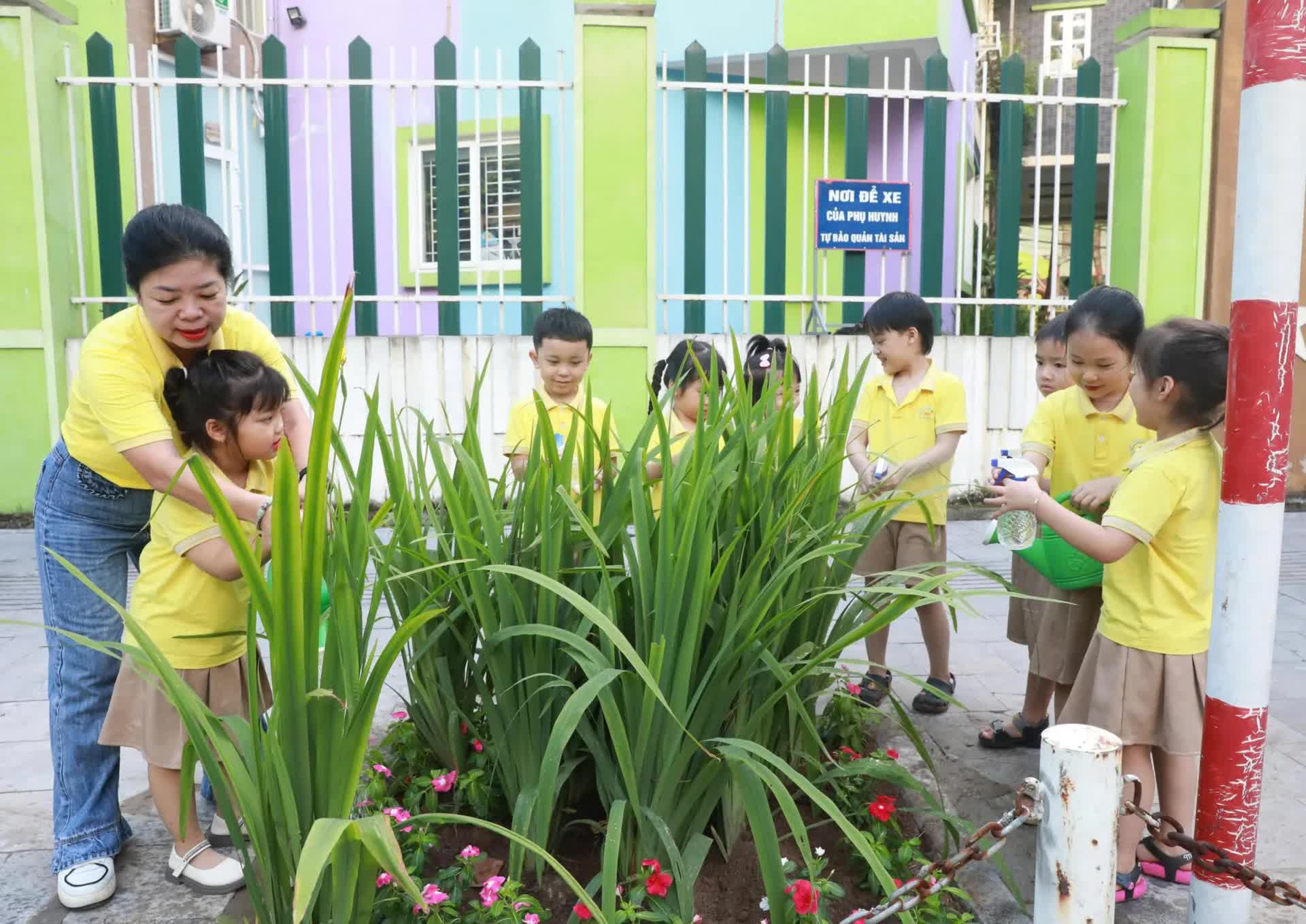 Phường Hai Bà Trưng: ra mắt “Đường hoa Đại đoàn kết” với tổng kinh phí gần 50 triệu đồng.- Ảnh 7.