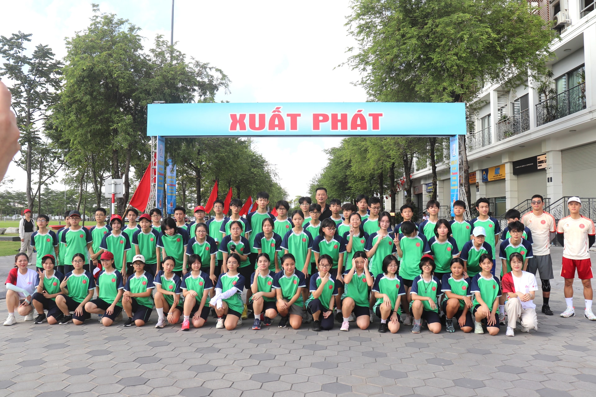 700 vận động viên dự Chung kết Giải chạy Báo Hànộimới phường Định Công lần thứ I - Vì hòa bình năm 2025- Ảnh 4.