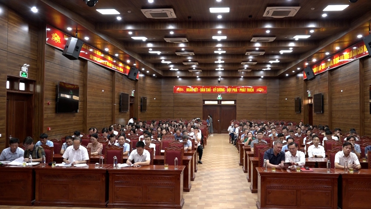 C:\Users\NOVATECHPC\Desktop\BKAVQ\HOI NGHI TRUC TUYEN\Sequence 01.00_01_02_09.Still004.jpg