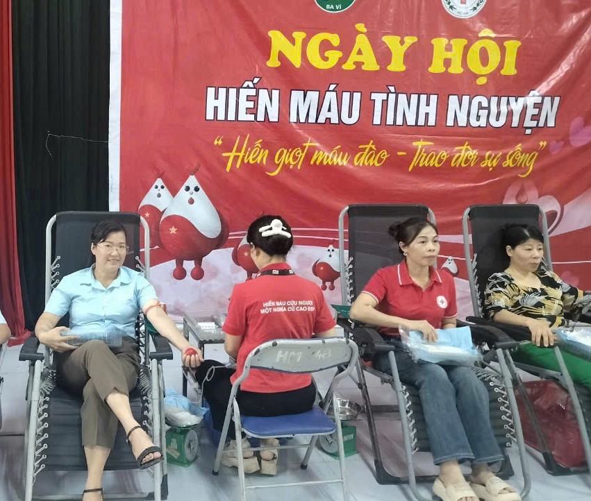 Cô giáo mầm non ở xã Cổ Đô và hành trình 13 năm sẻ chia “những giọt máu hồng”- Ảnh 1.