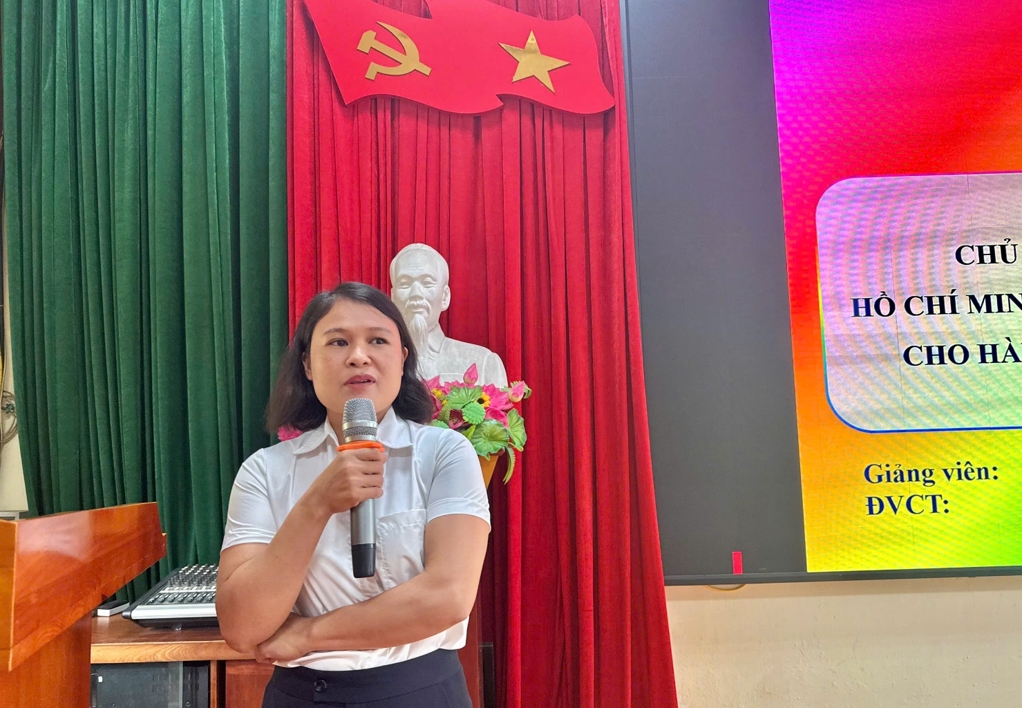 Đảng uỷ xã Hoài Đức tổ chức khai giảng lớp bồi dưỡng lý luận chính trị cho đảng viên mới đợt 3 năm 2025- Ảnh 4.