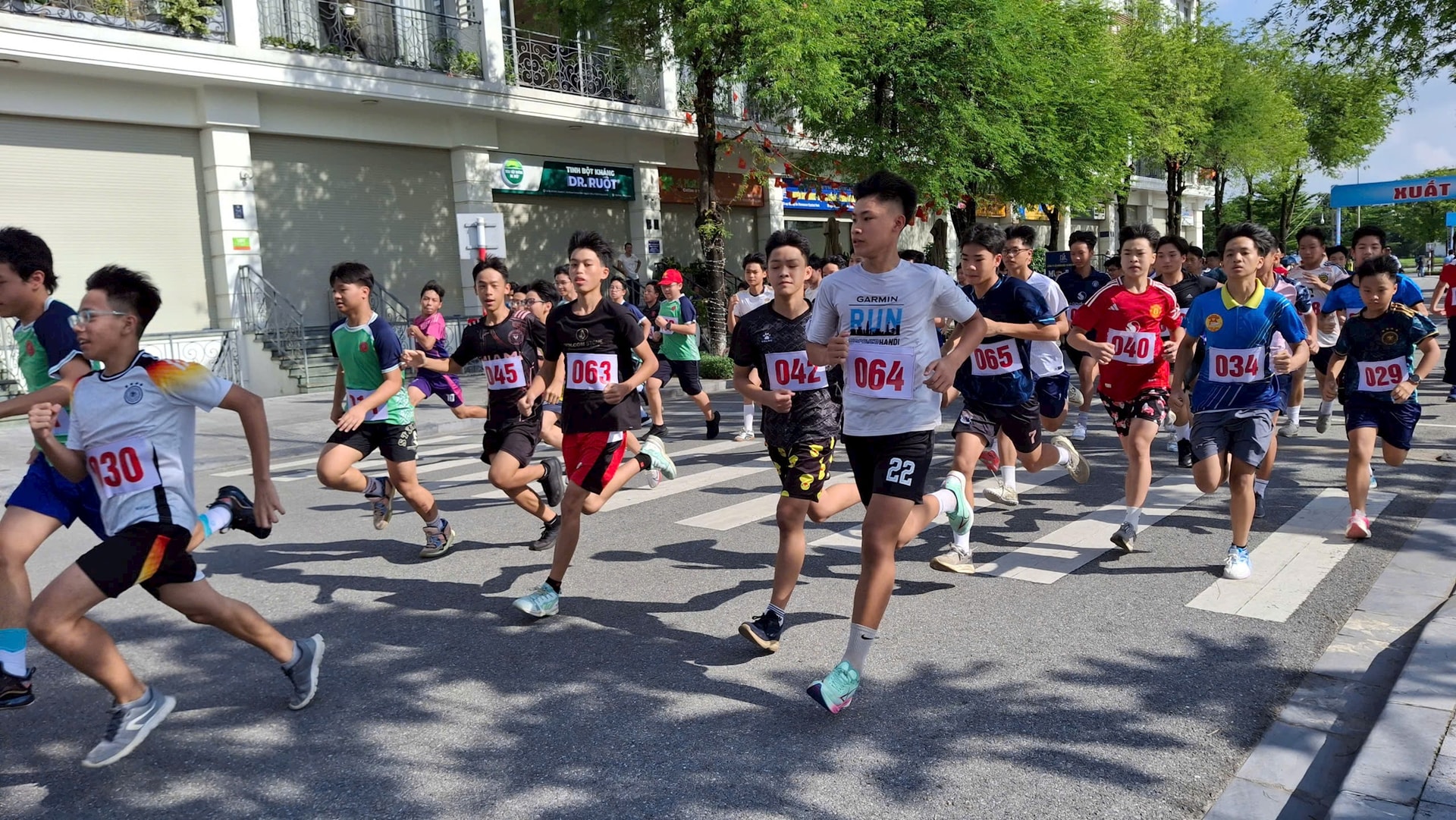 700 vận động viên dự Chung kết Giải chạy Báo Hànộimới phường Định Công lần thứ I - Vì hòa bình năm 2025- Ảnh 9.