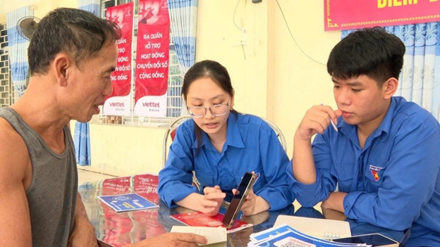 Từ phong trào "Bình dân học vụ" năm xưa đến "Bình dân học vụ số" hôm nay- Ảnh 8.