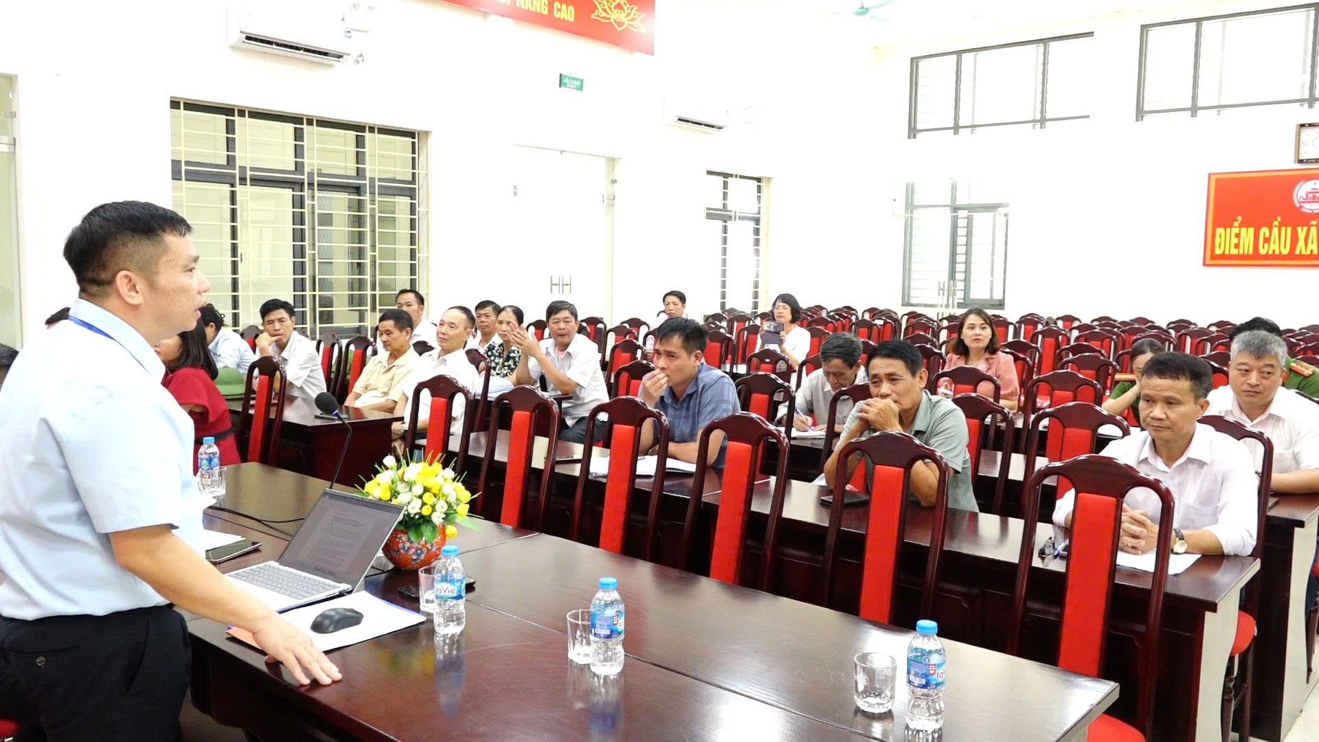 UBND XÃ TỔ CHỨC HỘI NGHỊ THÔNG QUA KẾ HOẠCH, LẤY Ý KIẾN NHÂN DÂN VỀ VIỆC ĐỔI TÊN THÔN THƯỢNG SAU KHI THỰC HIỆN SẮP XẾP ĐƠN VỊ HÀNH CHÍNH XÃ BÌNH MINH