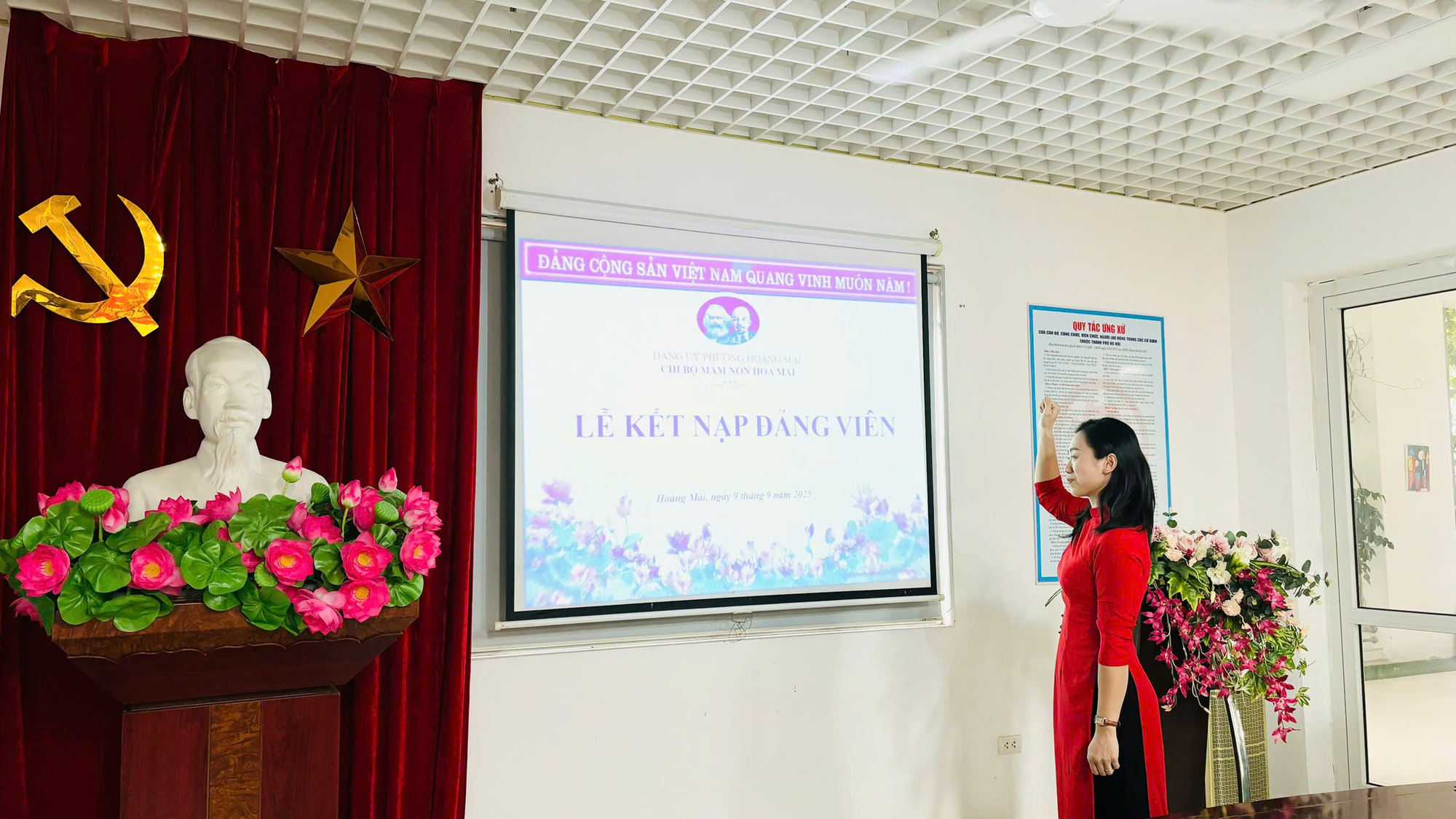 TRANG TRỌNG LỄ KẾT NẠP ĐẢNG VIÊN MỚI TẠI CHI BỘ MẦM NON HOA MAI- Ảnh 3.