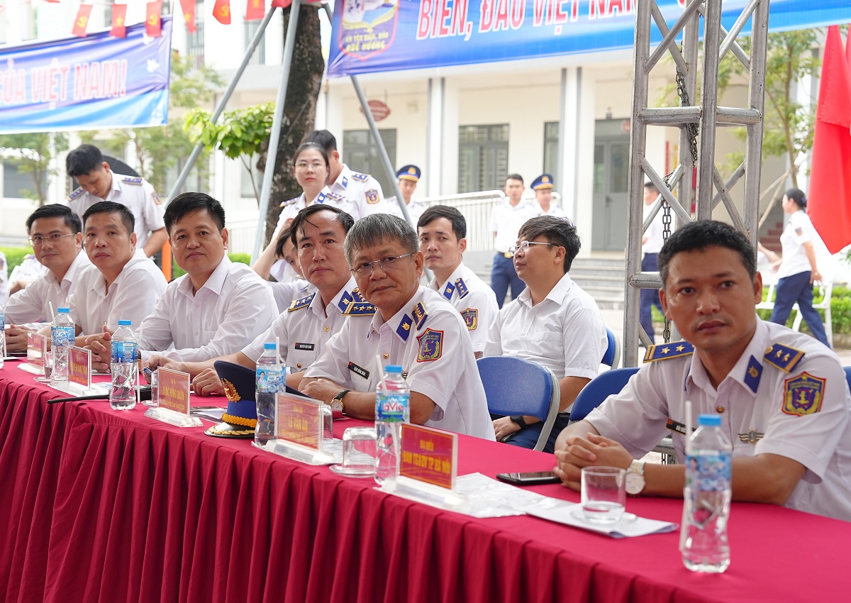 Sôi nổi Cuộc thi Em yêu biển, đảo quê hương tại xã Bình Minh, thành phố Hà Nội- Ảnh 2.