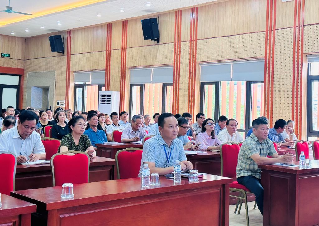 Phường Phương Liệt tổ chức tập huấn về chuyển đổi số, tiếp cận dịch vụ công trực tuyến và sử dụng các công cụ AI, tiện ích công nghệ số cho Tổ chuyển đổi số cộng đồng và cán bộ cơ sở- Ảnh 1.