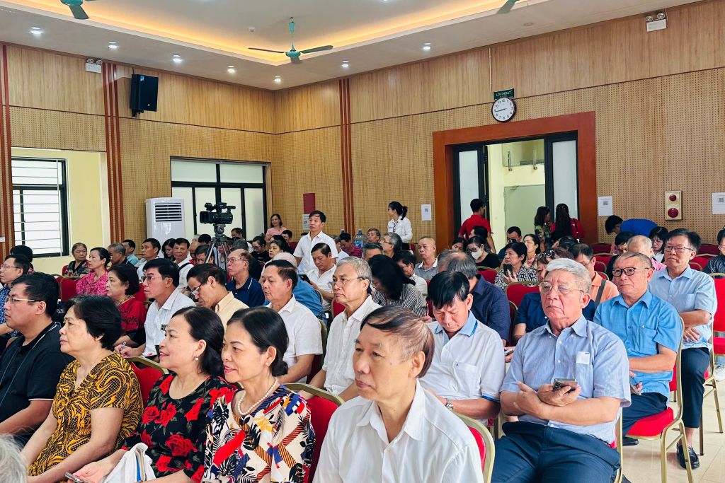 Phường Phương Liệt tổ chức tập huấn về chuyển đổi số, tiếp cận dịch vụ công trực tuyến và sử dụng các công cụ AI, tiện ích công nghệ số cho Tổ chuyển đổi số cộng đồng và cán bộ cơ sở- Ảnh 7.