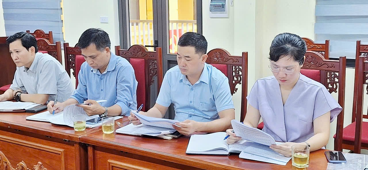 UBND xã Hát Môn làm việc với Ban Quản lý dự án đầu tư - hạ tầng- Ảnh 2.