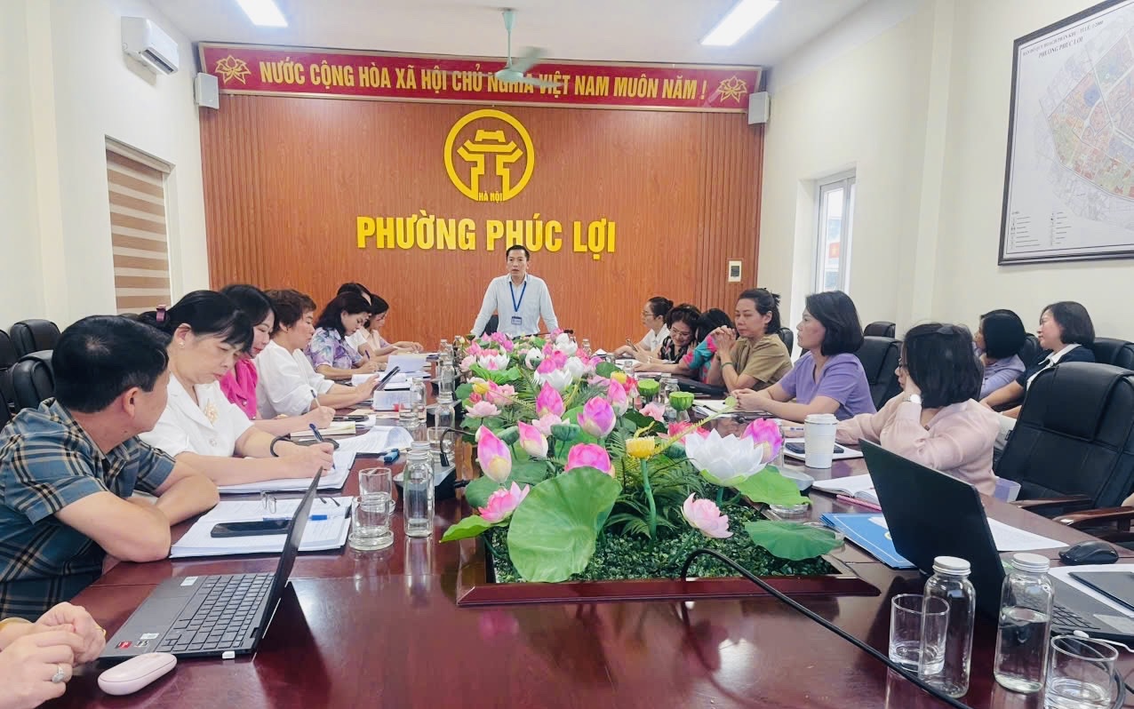 Đ/c Bùi Anh Tuấn - UVTV, PCTUBND phường phát biểu chỉ đạo tại hội nghị