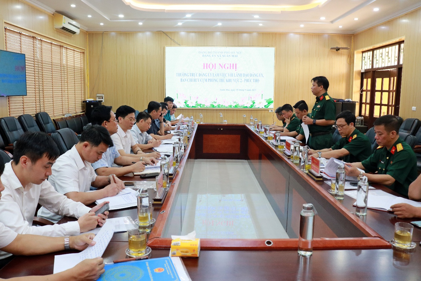 Xuân Mai: Tiếp và làm việc với lãnh đạo Đảng ủy, Ban chỉ huy cụm Phòng thủ khu vực 2 – Phúc Thọ- Ảnh 1.