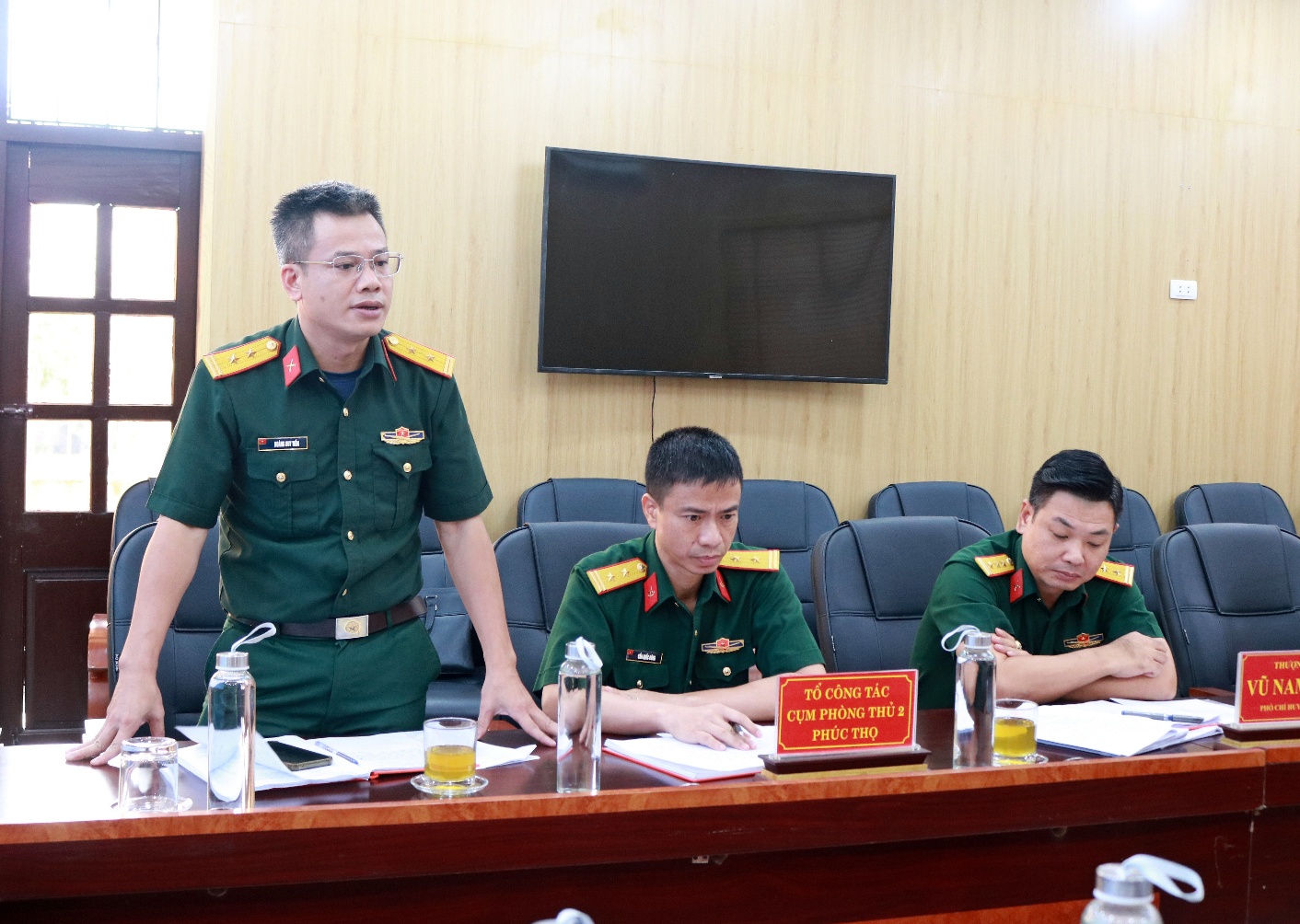 Xuân Mai: Tiếp và làm việc với lãnh đạo Đảng ủy, Ban chỉ huy cụm Phòng thủ khu vực 2 – Phúc Thọ- Ảnh 4.