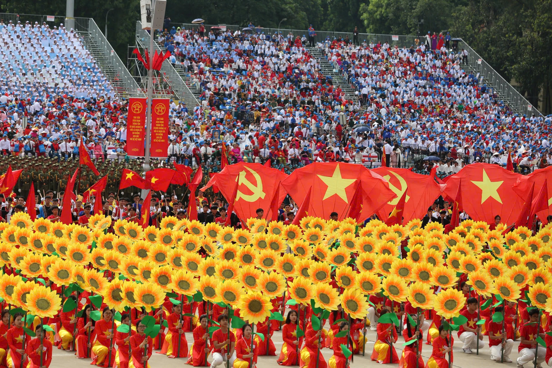 Những hình ảnh đẹp tại Lễ kỷ niệm 80 năm Cách mạng tháng Tám thành công và Quốc khánh 2/9- Ảnh 2.