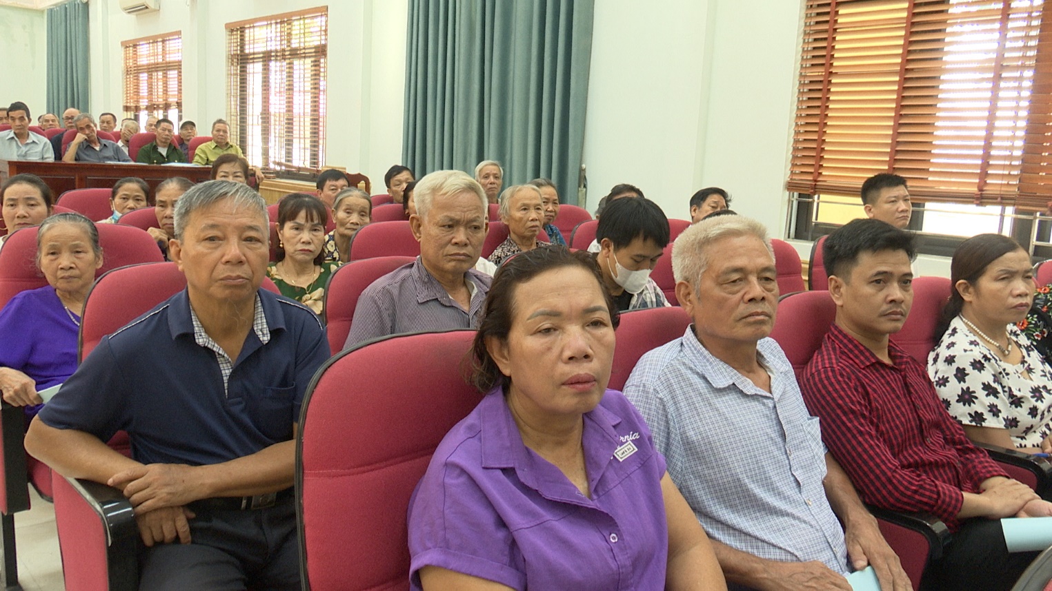 Sơn Đồng: gần 200 người được truyền thông về trợ giúp pháp lý và Tuyên truyền pháp luật- Ảnh 5.