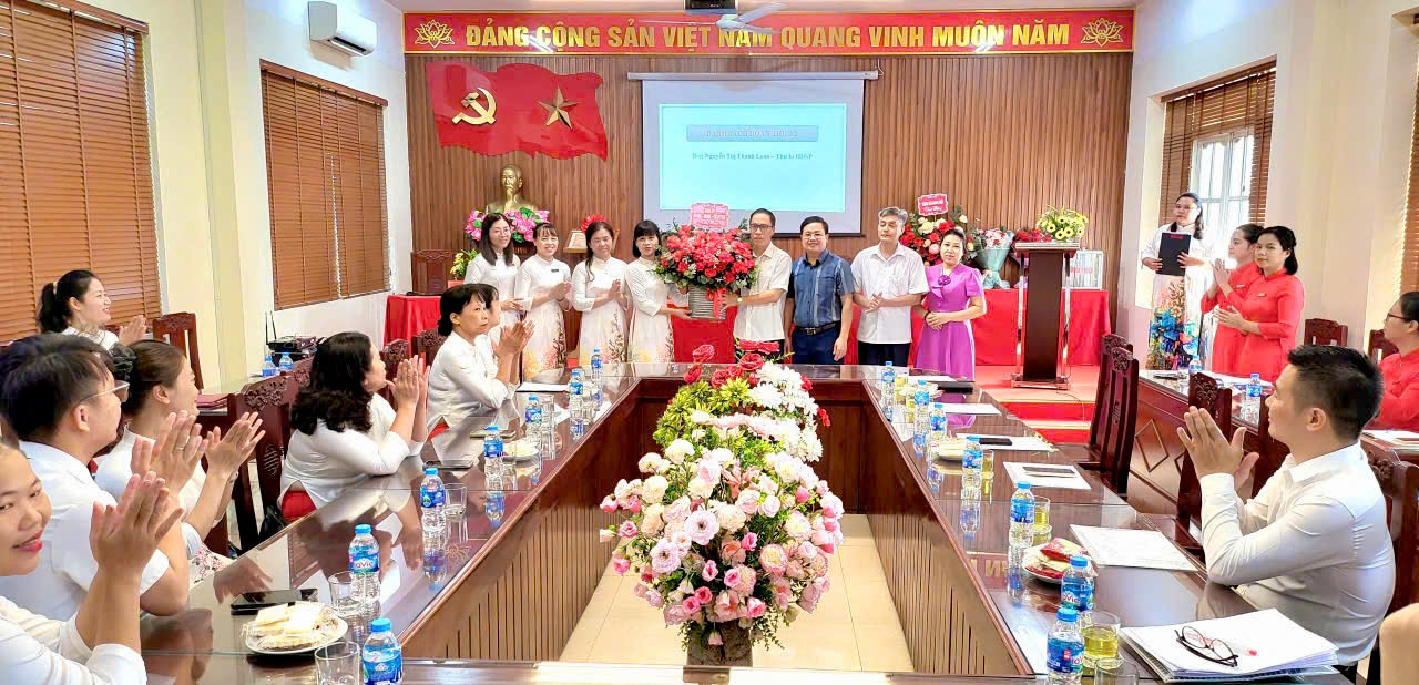 Hội nghị cán bộ, viên chức, người lao động trường THCS Duyên Hà năm học 2025 - 2026