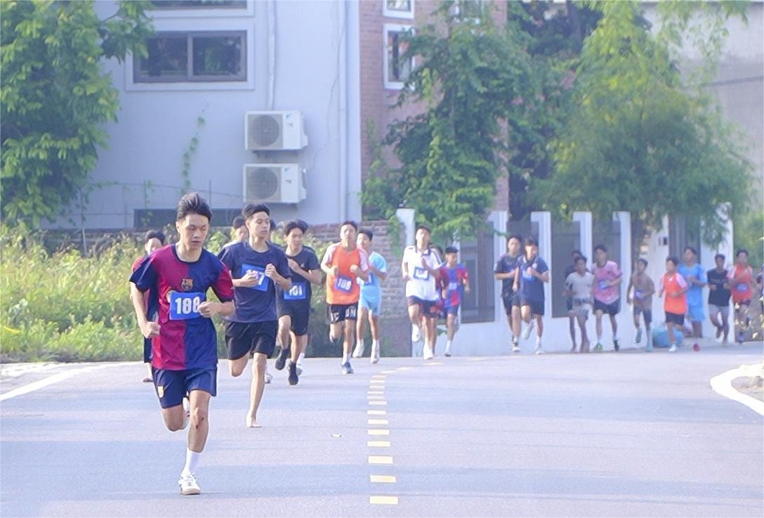 Hơn 400 vận động viên tham gia chung kết Giải chạy Báo Hànộimới mở rộng lần thứ 50 xã Kim Anh- Ảnh 6.