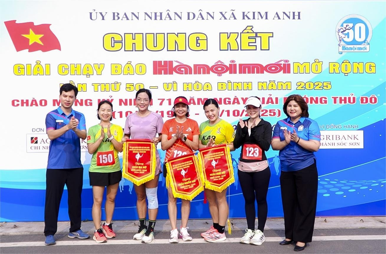 Hơn 400 vận động viên tham gia chung kết Giải chạy Báo Hànộimới mở rộng lần thứ 50 xã Kim Anh- Ảnh 7.
