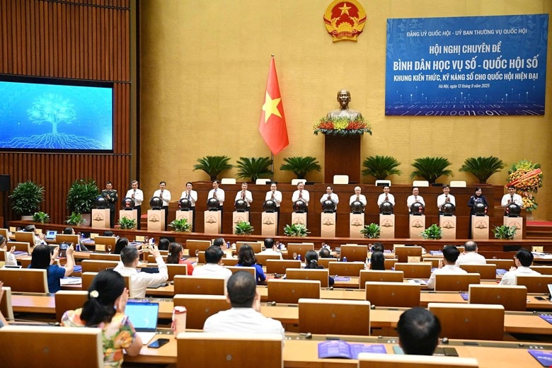 Tổng Bí thư Tô Lâm: “Bình dân học vụ số” phải trở thành phong trào cách mạng, toàn dân, toàn diện- Ảnh 4.