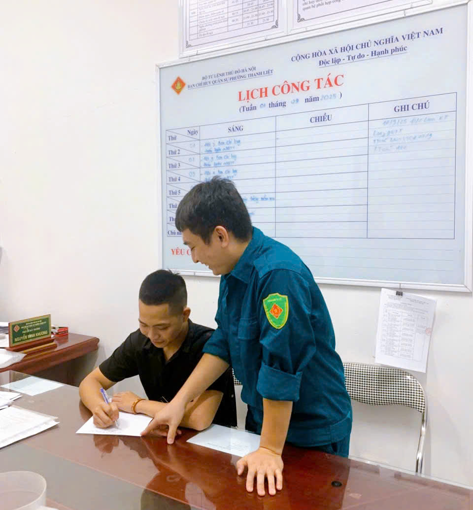 Thanh niên Thanh Liệt tình nguyện viết đơn nhập ngũ, tiếp nối truyền thống cha anh- Ảnh 4.