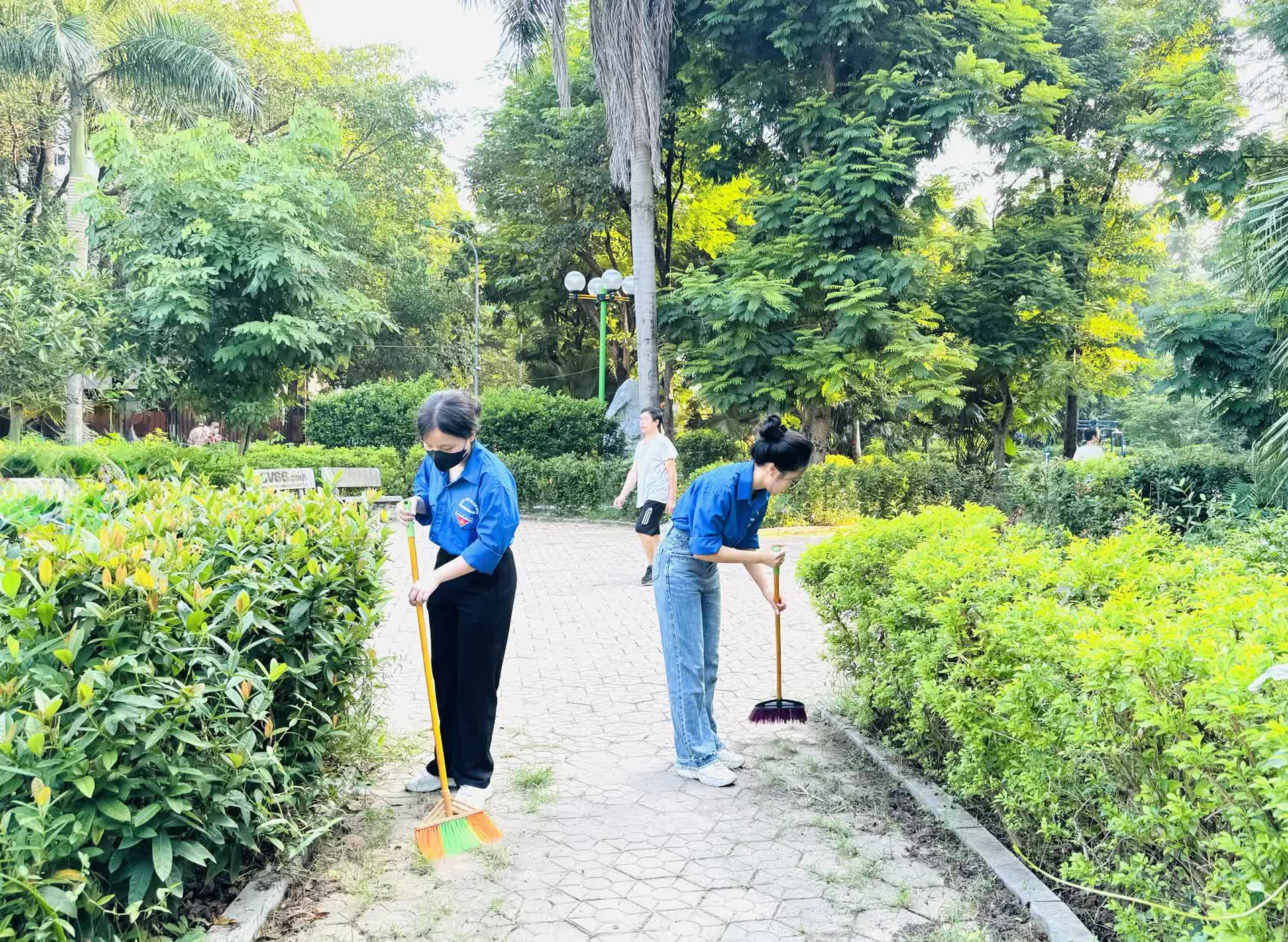 Phường Đống Đa chung tay nâng cao chất lượng không gian xanh ở các công viên- Ảnh 2.