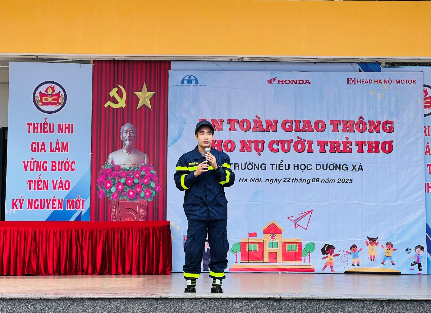 Công an xã Gia Lâm tổ chức tuyên truyền các quy định về an toàn PCCC và an toàn giao thông- Ảnh 3.