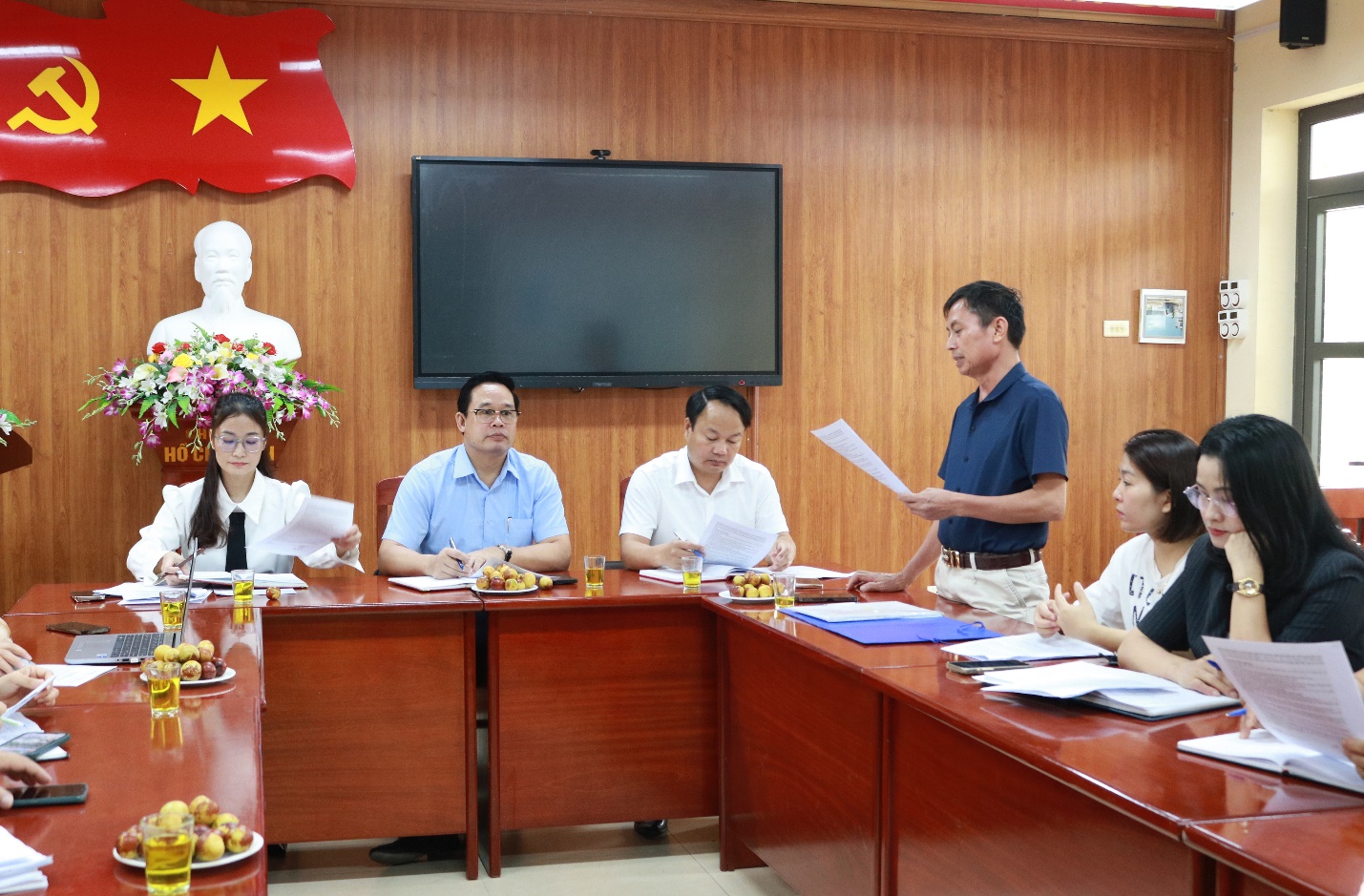 C:\Users\Admin\Desktop\tin gs truong thbe tong\IMG_7757.JPG