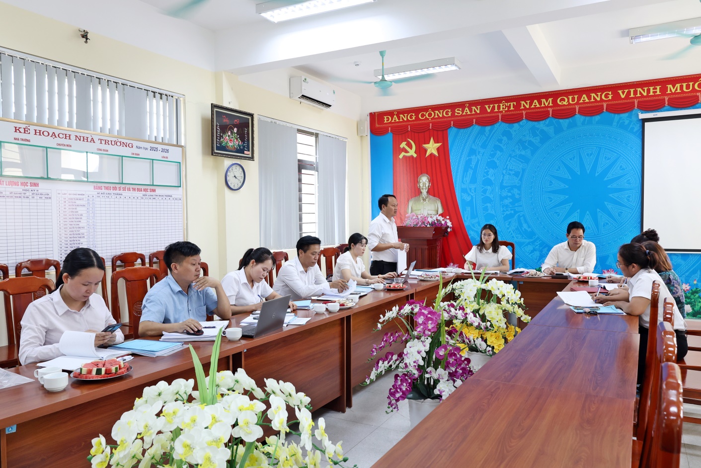 C:\Users\May tinh Loc Ninh\Downloads\New folder\3S2A0388.JPG