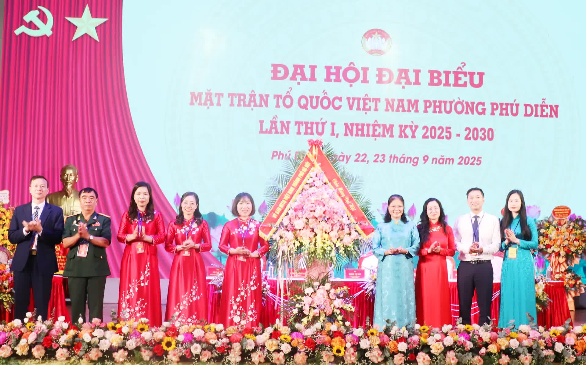 Phường Phú Diễn quyết tâm xây dựng "MTTQ số"- Ảnh 2.