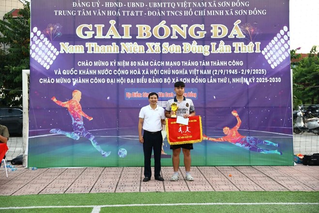Bế mạc Giải bóng đá nam thanh niên xã Sơn Đồng lần thứ I- Ảnh 5.
