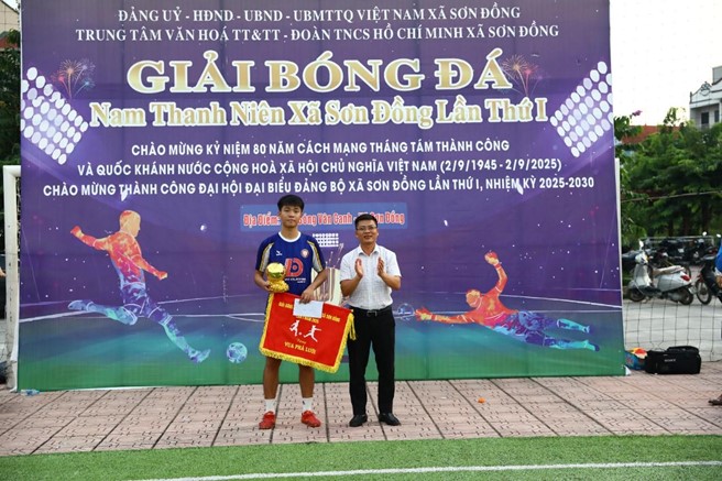 Bế mạc Giải bóng đá nam thanh niên xã Sơn Đồng lần thứ I- Ảnh 6.