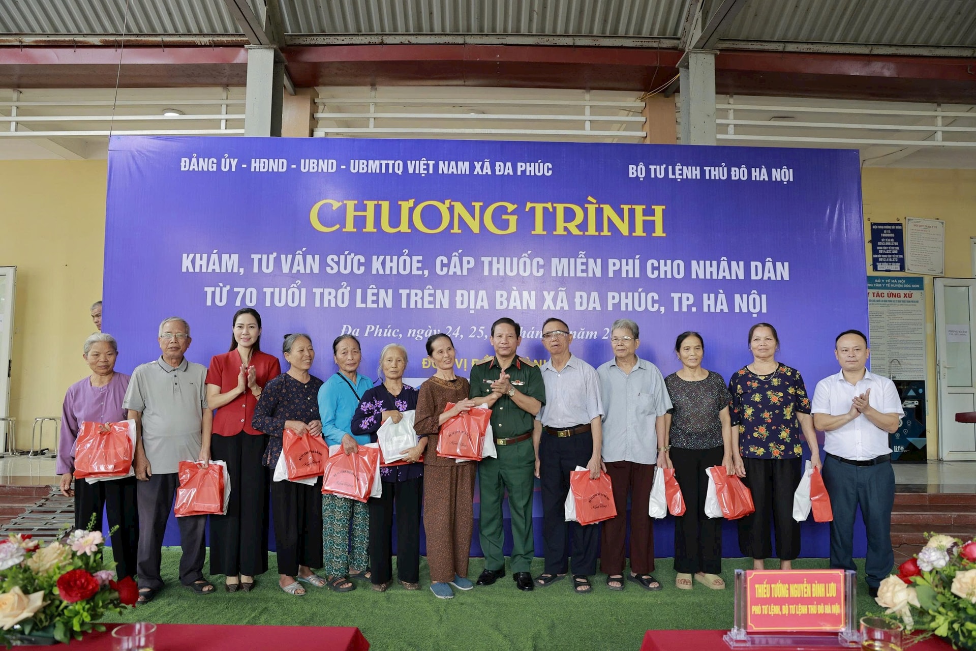 Đa Phúc khám, cấp thuốc miễn phí cho người dân từ 70 tuổi trở lên- Ảnh 2.