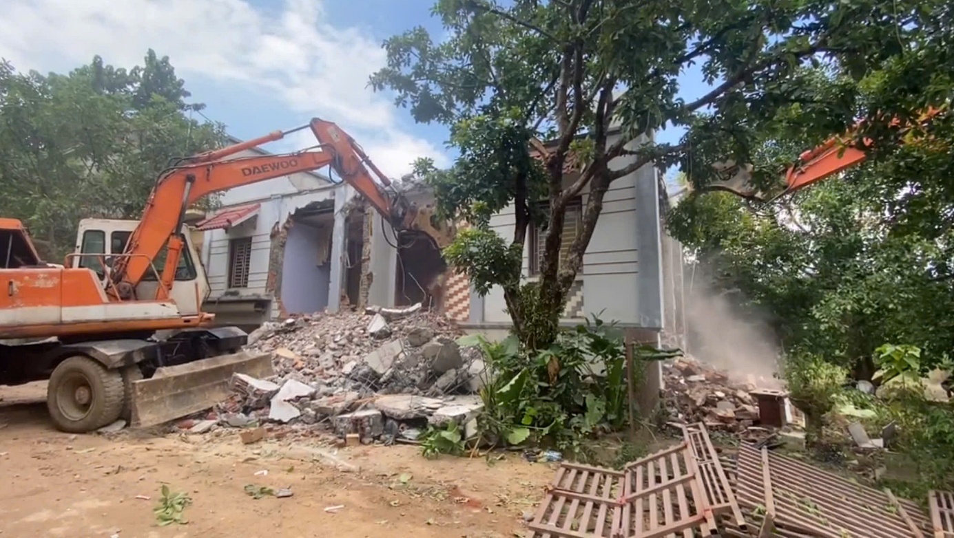 Xuân Mai kiên quyết xử lý vi phạm đất đai- Ảnh 3.
